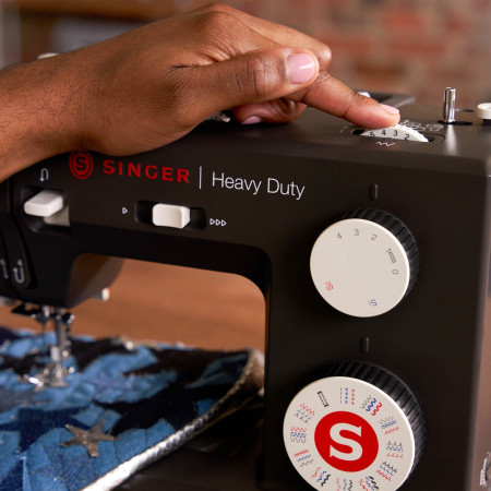 Šicí stroj Singer HD4532 Heavy duty